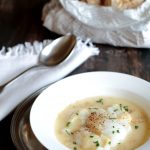 Merluzzo al forno in zuppa di porri e patate