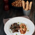 Tofu in salsa di pomodori secchi e capperi