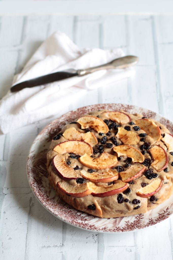 Torta alle mele e uvetta